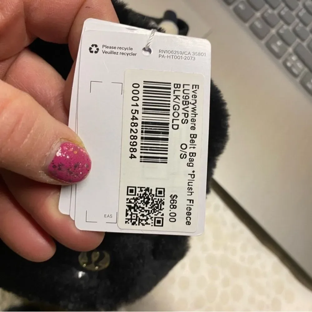 - NWT - Lululemon Everywhere Belt Bag - Blk/plush fleece - Picture 4 of 4